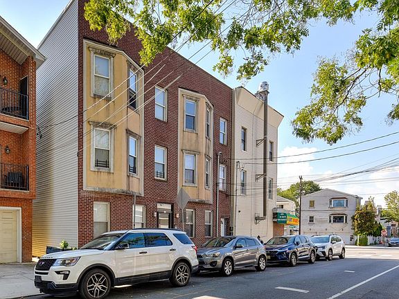 2nd image of 243 Pearsall Ave APT 3R