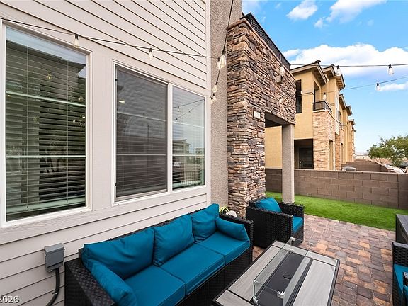 5th image of 328 Owens Peak Dr