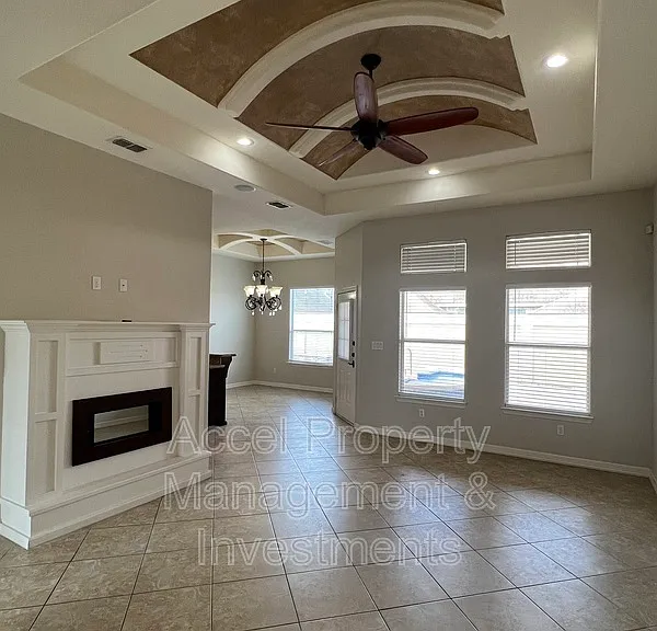 2301 N 46th St — Photo 3
