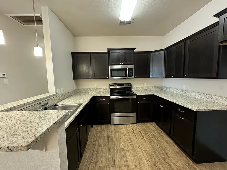11824 Evanston Ave — Photo 11