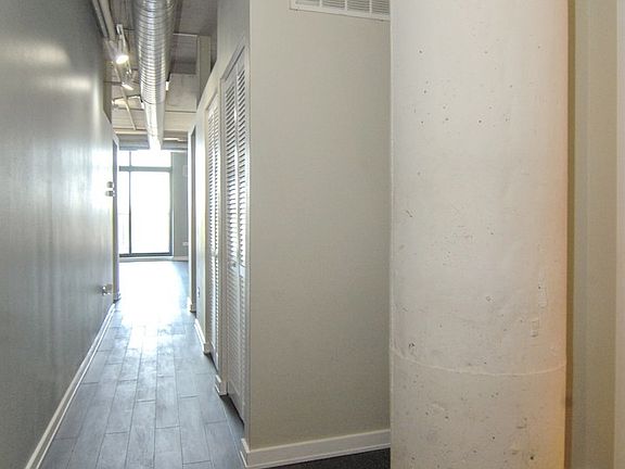 3rd image of 1524 S Sangamon St Unit 416