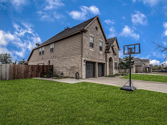 3rd image of 4010 Cypress Point Dr