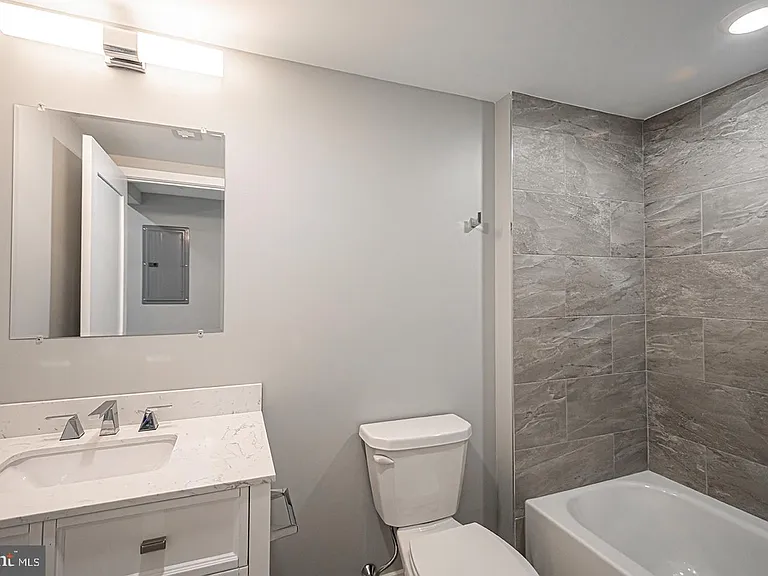 746 S 16th St #2B — Photo 8