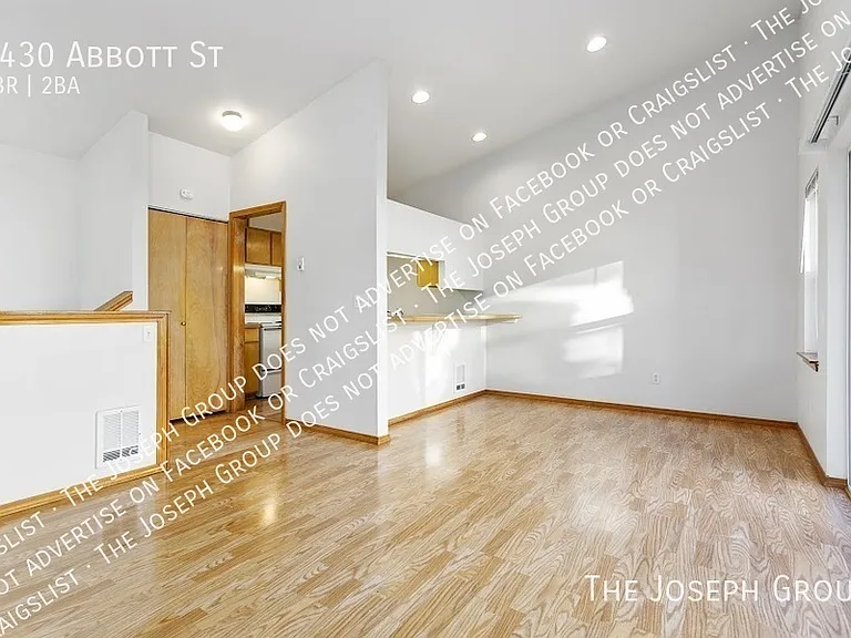 3430 Abbott St — Photo 3