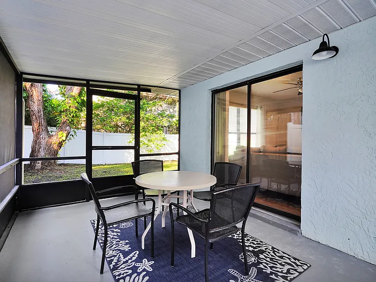 16 Ewing St #A — Photo 2