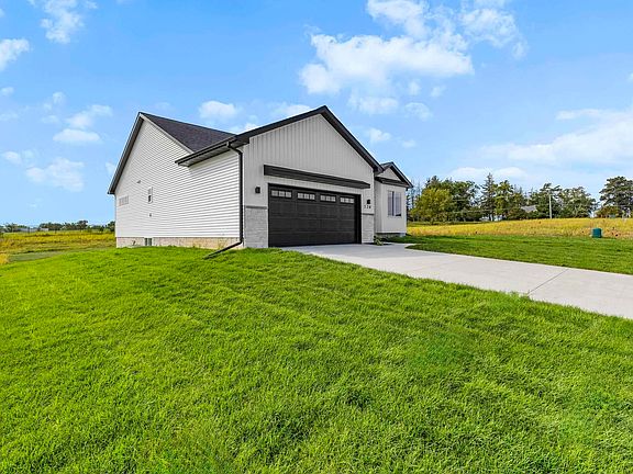 2nd image of 128 Paradise Blvd