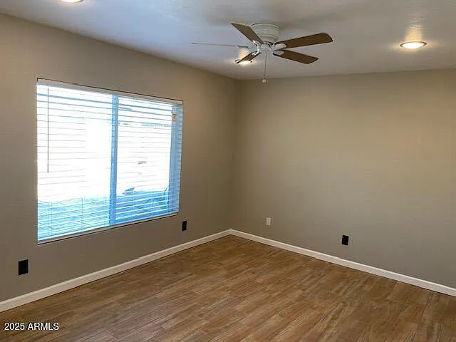 3 bed, 2.0 bath, 1104 sqft, $2,000 — Photo 4