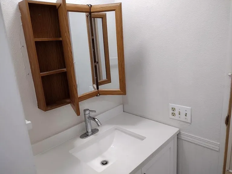 925 Beechwood Ave — Photo 5