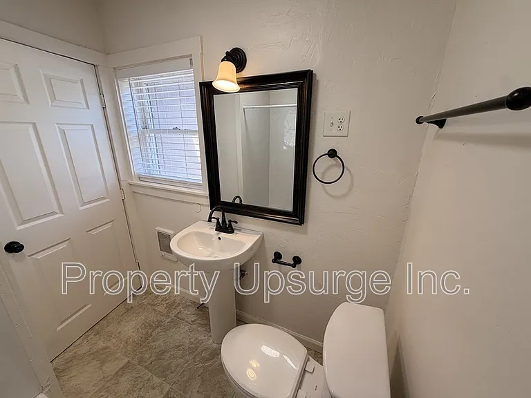2408 Court St #2408 — Photo 15
