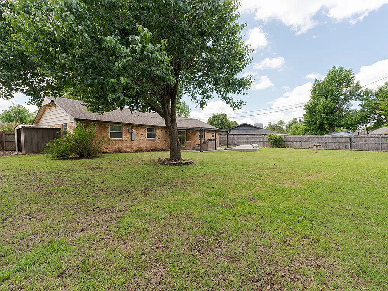 3005 Berkshire Way — Photo 27