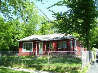 708 Clarke Ave, Waukegan, IL 60085