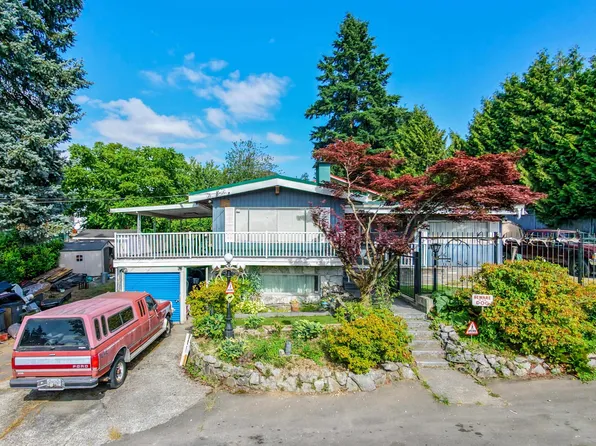 10810 129th St, Surrey, BC V3T 3H8