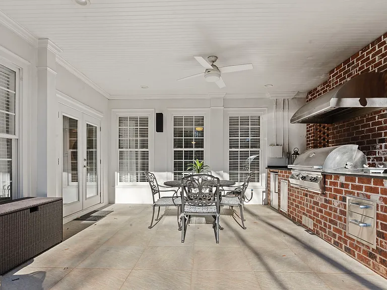 102 N Cove Dr — Photo 33
