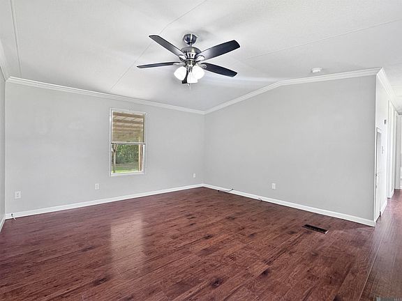 5th image of 13981 Vincent Place Ave