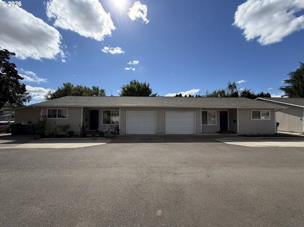 504 E 9th St #14, Newberg, OR 97132