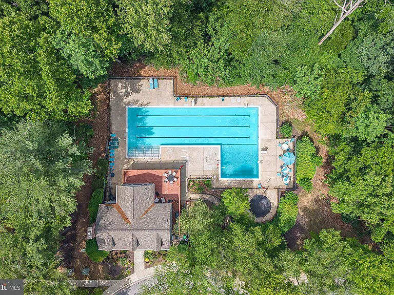 11304 Southlakes Dr — Photo 30