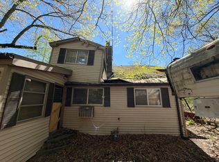 4 Ellen St, Worcester, MA 01604
