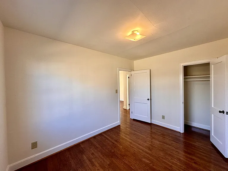 411 Poindexter Dr — Photo 10
