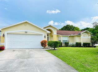 574 SW Lucero Dr, Port Saint Lucie, FL 34983
