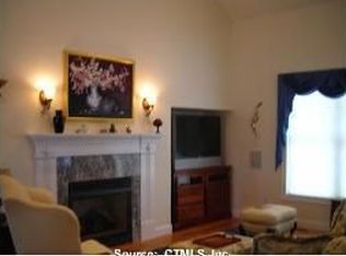 19 Parsons Ct, Manchester, CT 06040