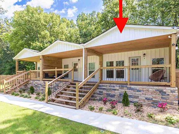 One large dwelling with three separate units in a row. Casa Cabana is the Unit on the right when facing the dwelling. Unit A.