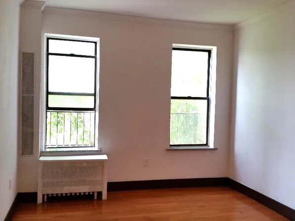 1543 West 1st Street image 4 of 9