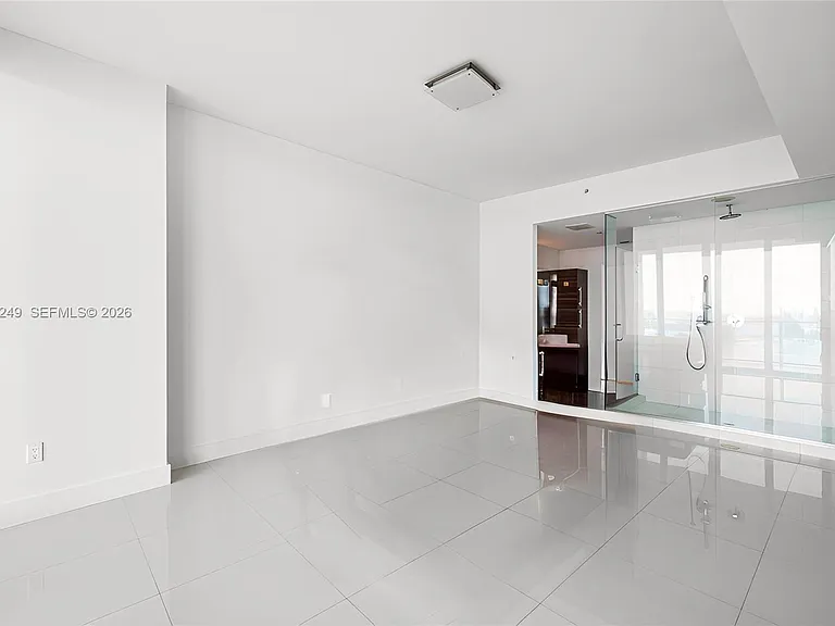 2020 N Bayshore Dr #3904 — Photo 10