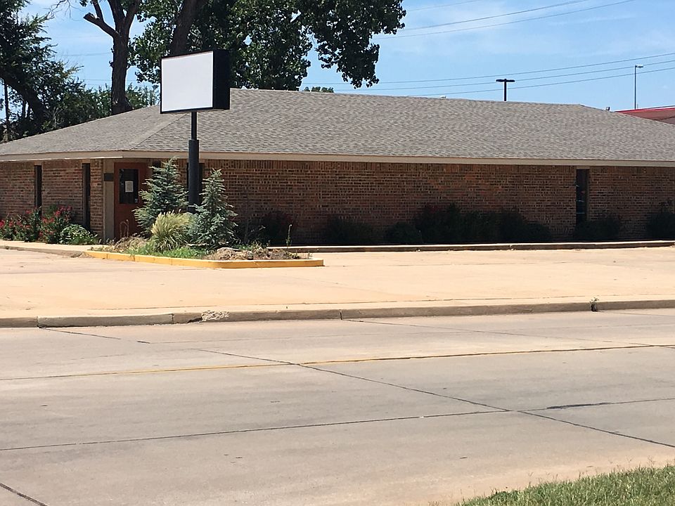 1st image of 101 N Randall Ave