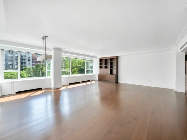 200 East 66th Street image 1 of 16