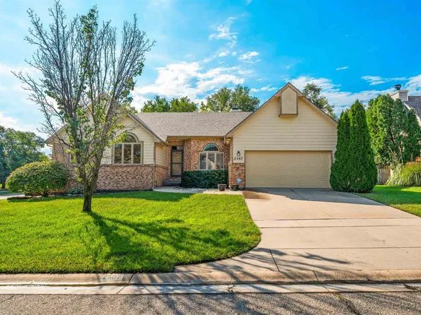 2507 N Cranbrook Ct, Wichita, KS 67226