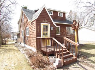 610 2nd St NE, Roseau, MN 56751