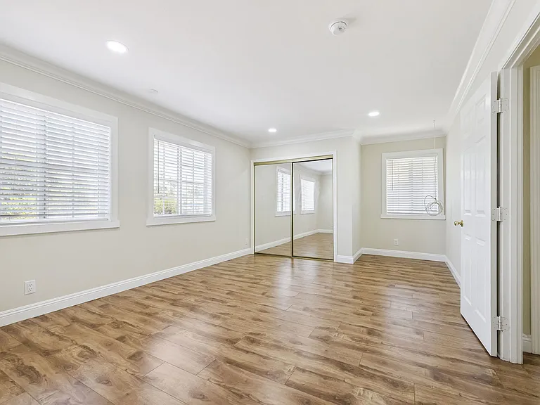2106 Crenshaw Blvd — Photo 25