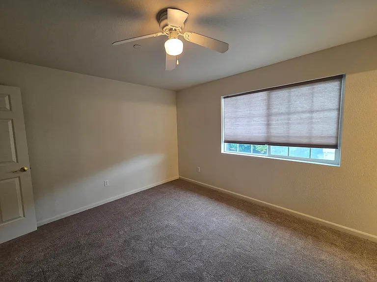 252 Lansing Way — Photo 9