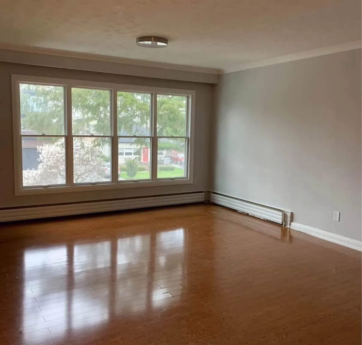 3 bed, $2,495 — Photo 2