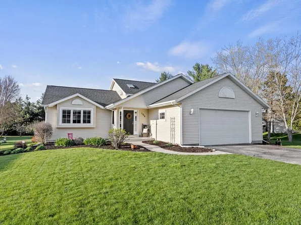 106 West Meadows Dr, Edgerton, WI 53534
