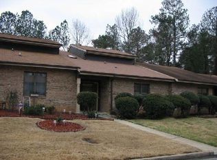 5513 Stoneleigh Ct, Stone Mountain, GA 30088