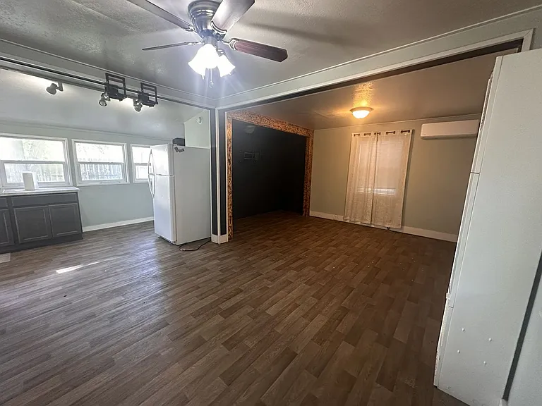 115 Hall St — Photo 4