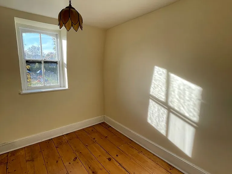 166 Montgomery St — Photo 17