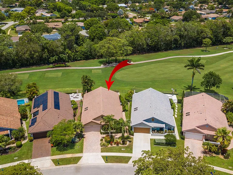 11204 Clover Leaf Cir — Photo 40