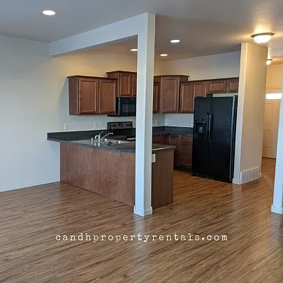 629 Presidents Pl #1 — Photo 2