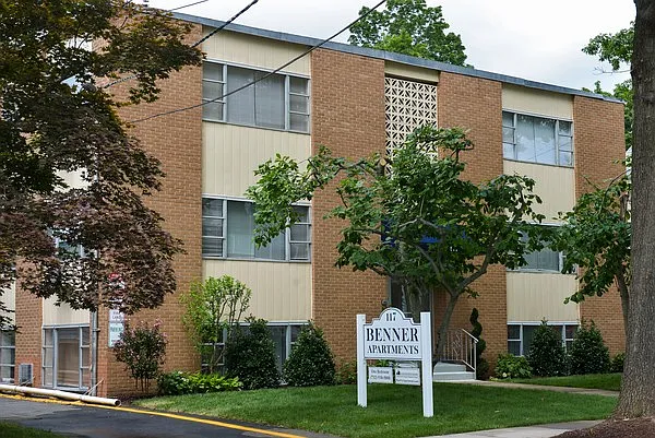 Benner Apartments — Photo 1
