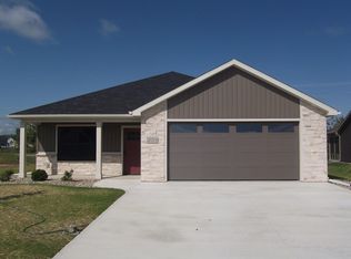 2013 Linchel Ct, Angola, IN 46703