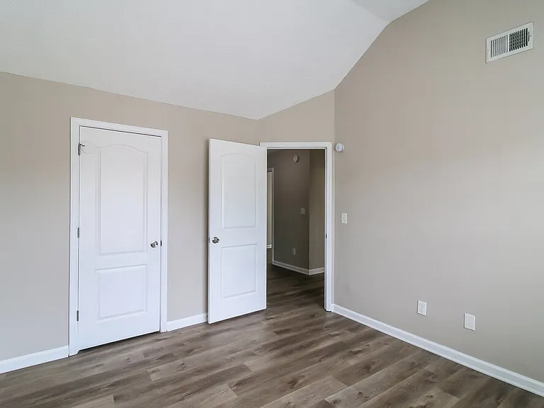 7423 Garnet Dr — Photo 15