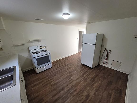 4th image of 2503 Glen View Ave #B