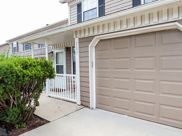 Windsong Townhomes — Photo 22