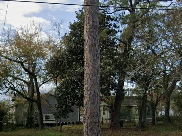 1410 School Ave, Pascagoula, MS 39567