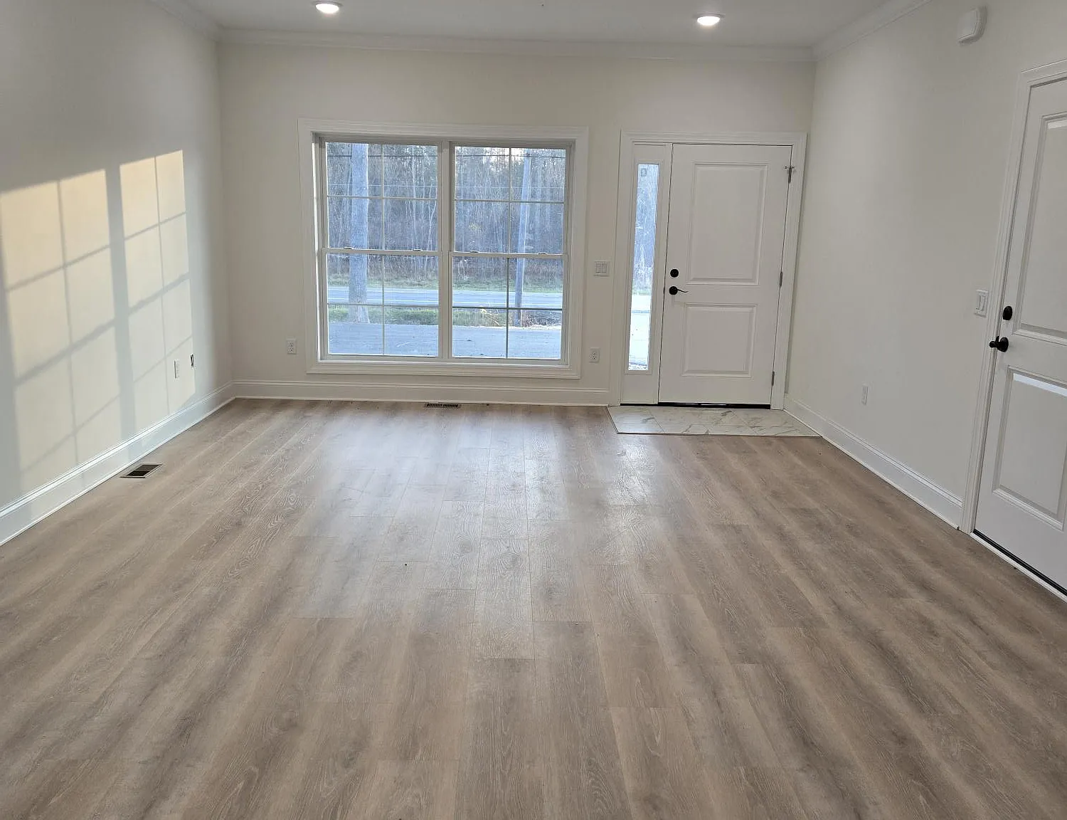 3 bed, 1500 sqft, $2,200 — Photo 2