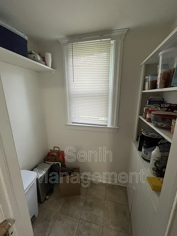 2 bed, 1.0 bath, 900 sqft, $945 — Photo 3