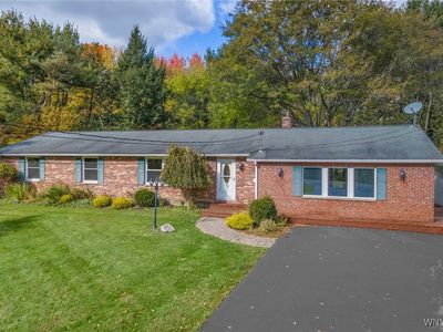 70 Colony Ct, East Aurora, NY, 14052