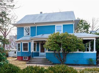 30 Circuit Dr, Cranston, RI 02905